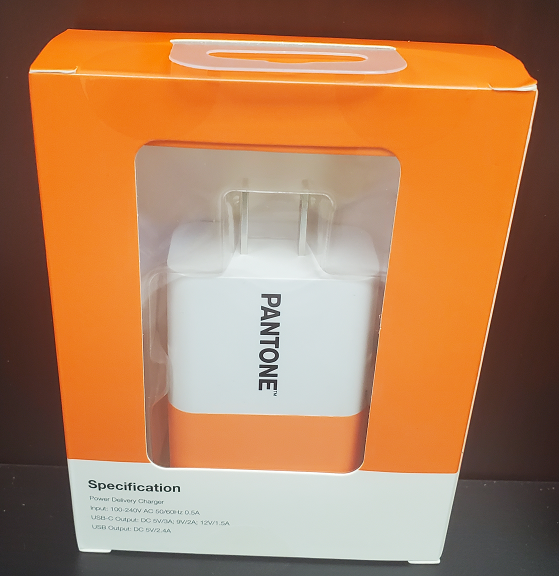 PANTONE 18W WALL CHARGER (USB C + USB A)